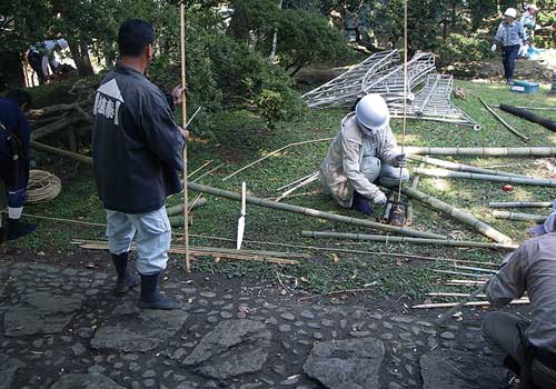 Building bamboo structures(Joshitei, the garden of the villa of the Satake lords of Akita)